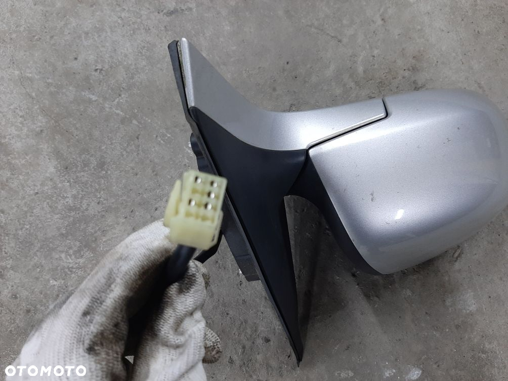 LUSTERKO PRAWE SUZUKI SWIFT MK6 05-10R 5PIN - 5