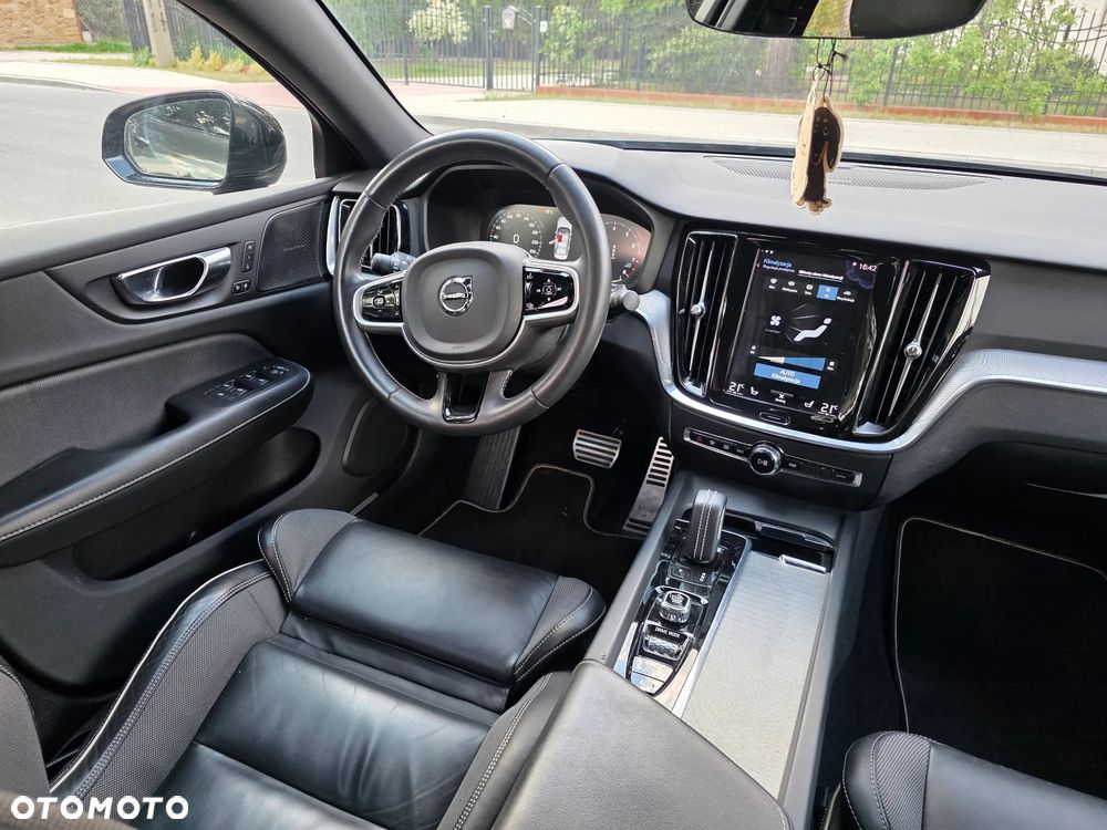 Volvo S60 B4 B R-Design - 17