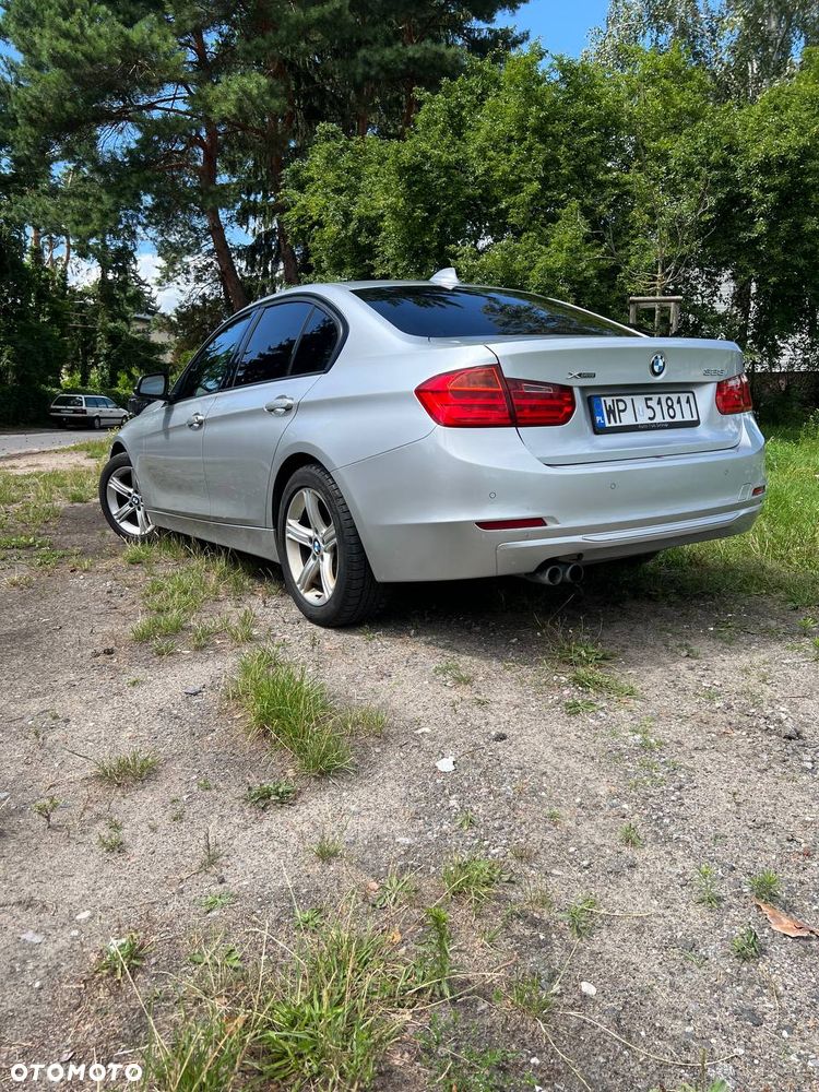 BMW Seria 3 328i Sport Line - 3