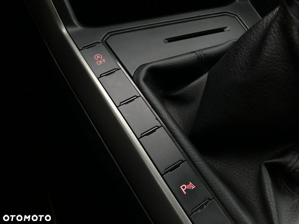 Volkswagen Polo - 34