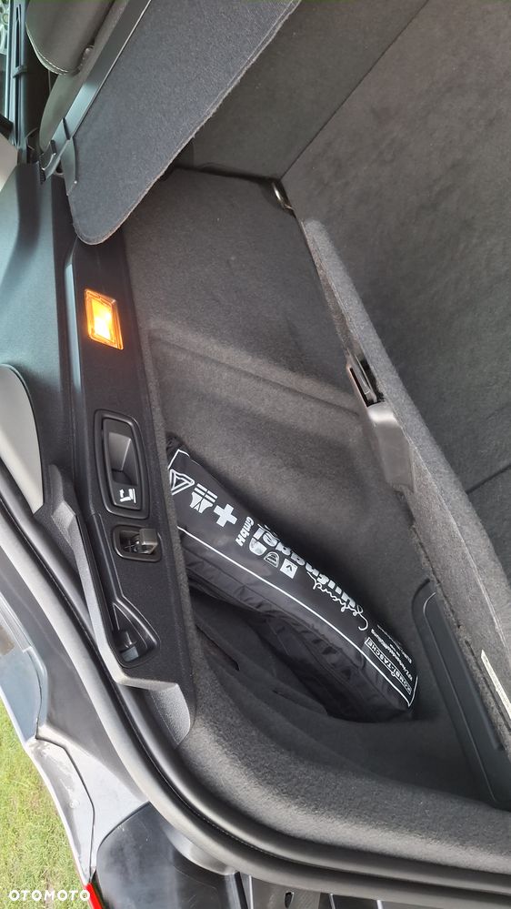 Renault Laguna dCi 150 FAP Start-Stop Bose Edition - 34