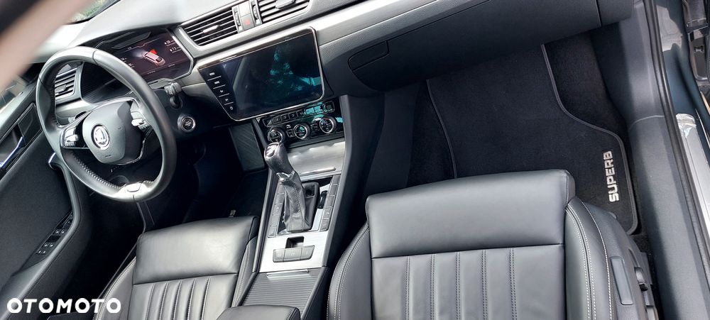 Skoda Superb 2.0 TDI DSG Premium Edition - 19