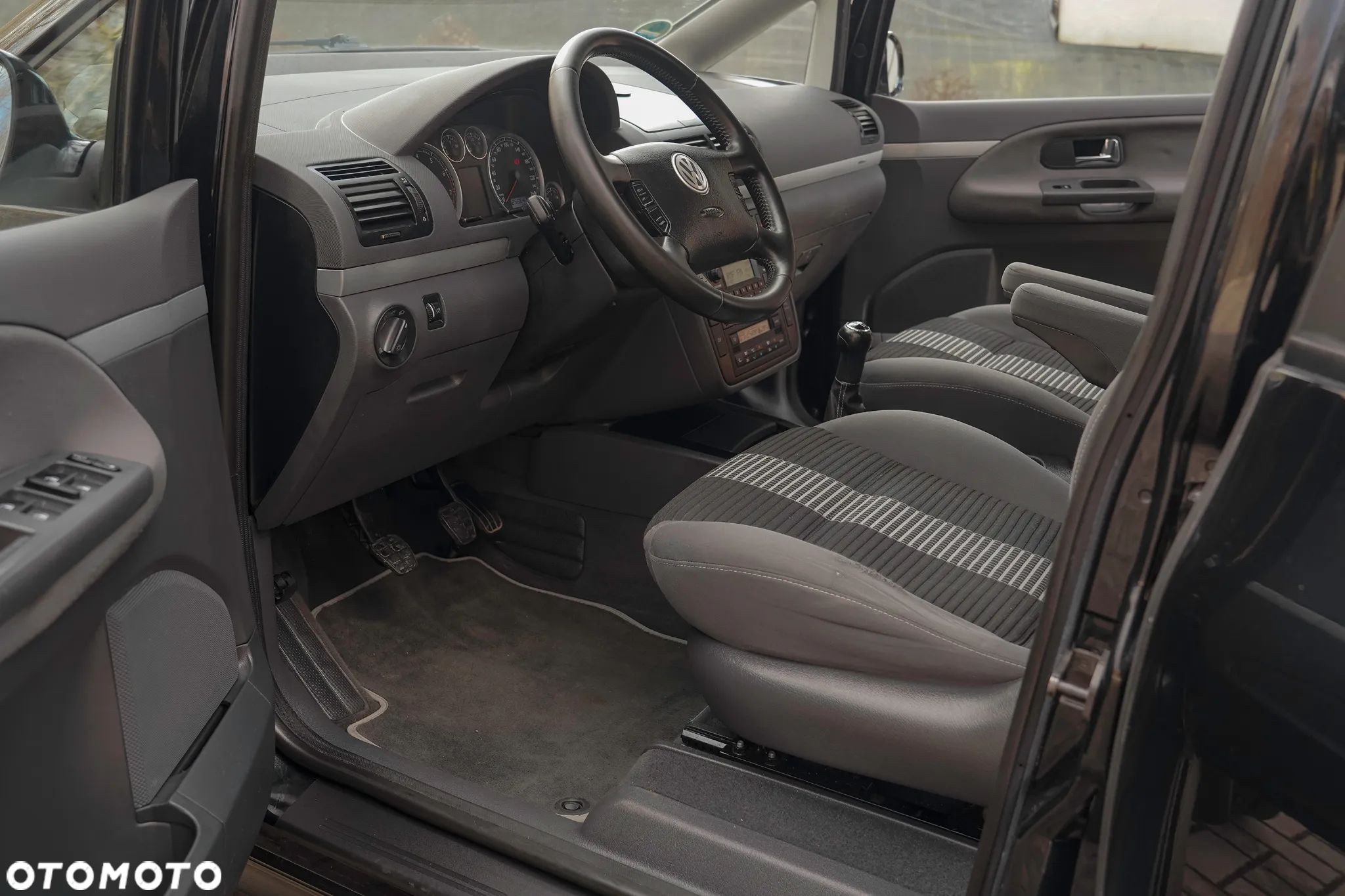 Volkswagen Sharan 1.8 5V Turbo Sportline - 25