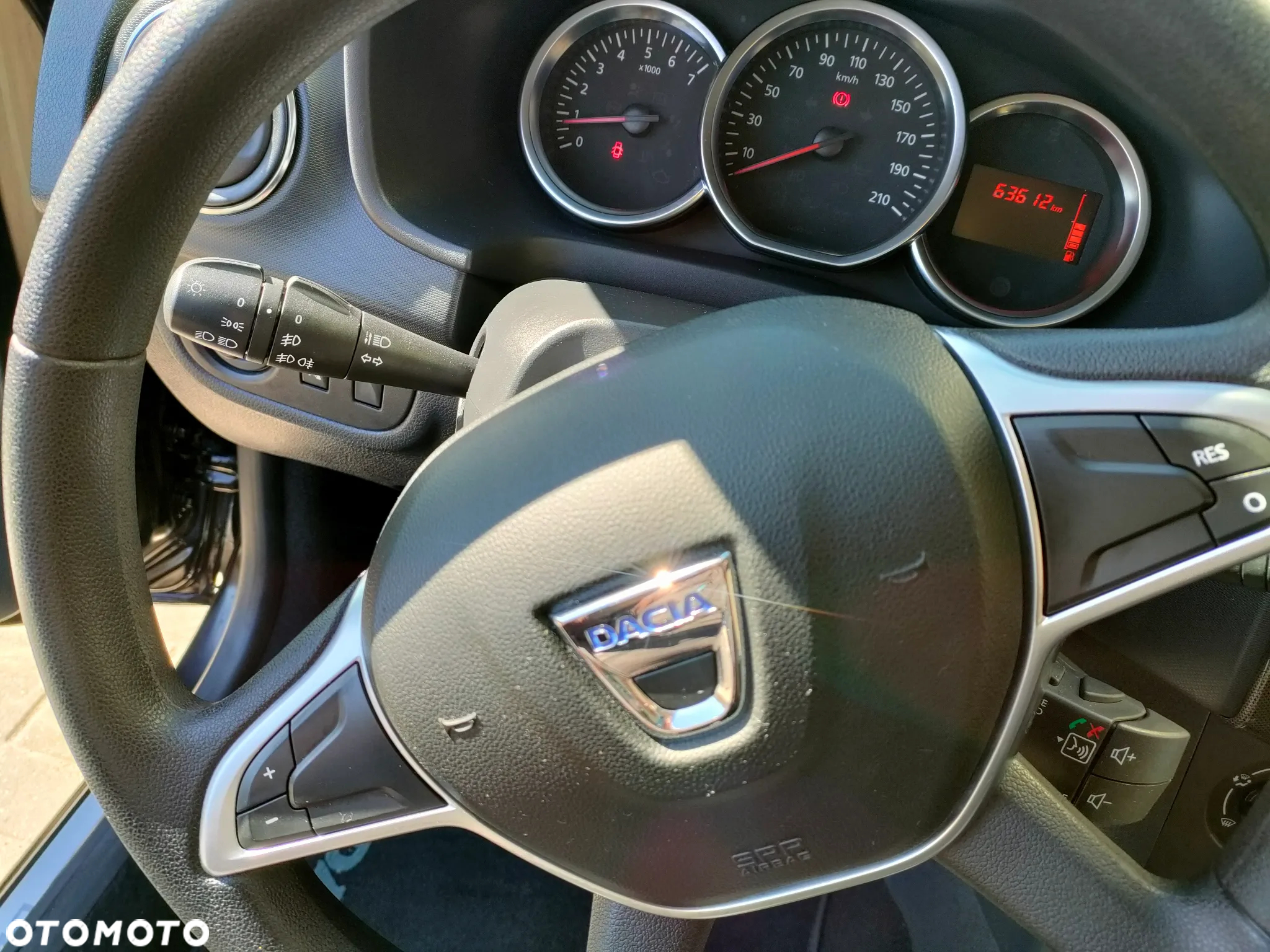 Dacia Sandero 1.2 16V 75 Laureate - 16