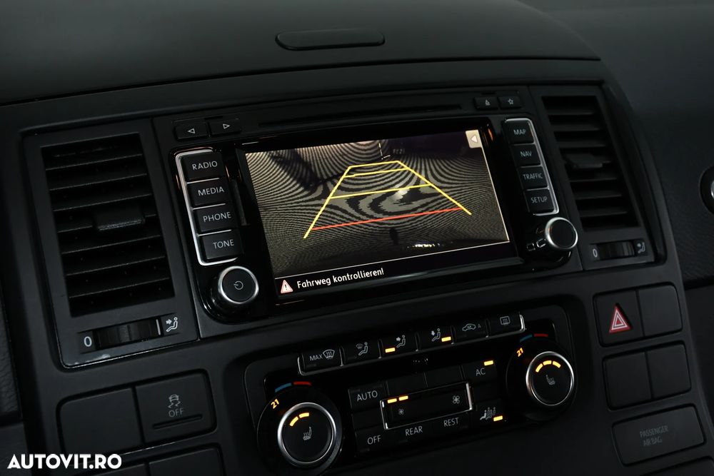 Volkswagen Multivan - 7