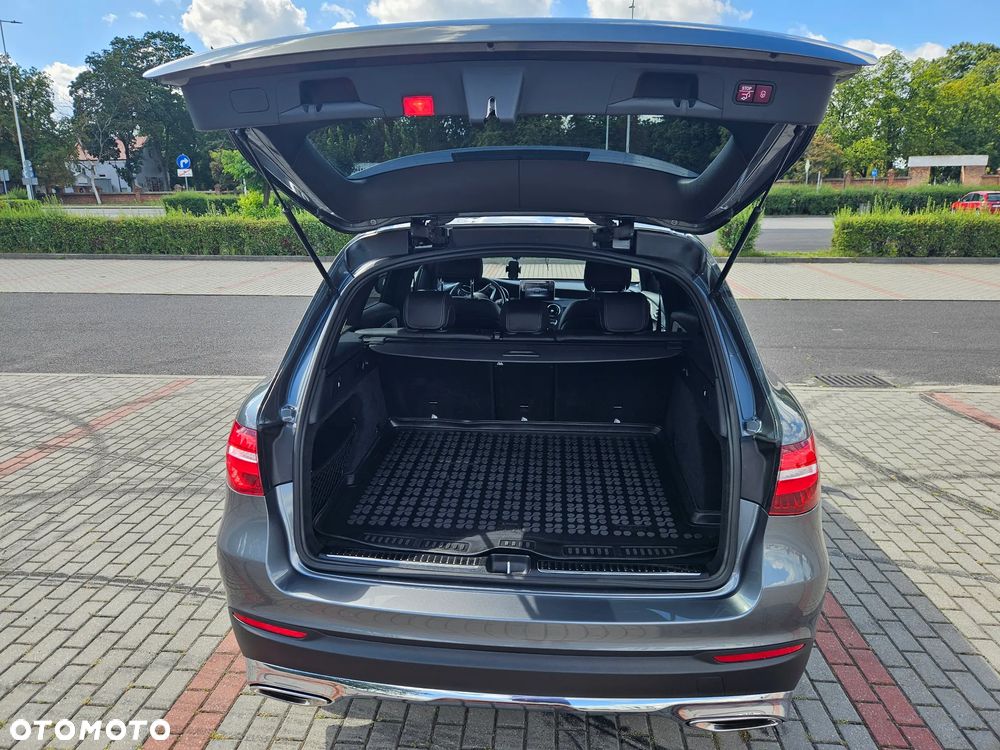 Mercedes-Benz GLC 300 4Matic 9G-TRONIC Exclusive - 9