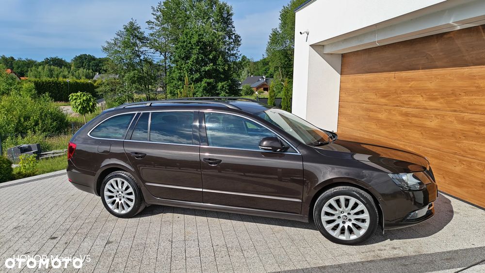 Skoda Superb 2.0 TDI Elegance DSG - 24
