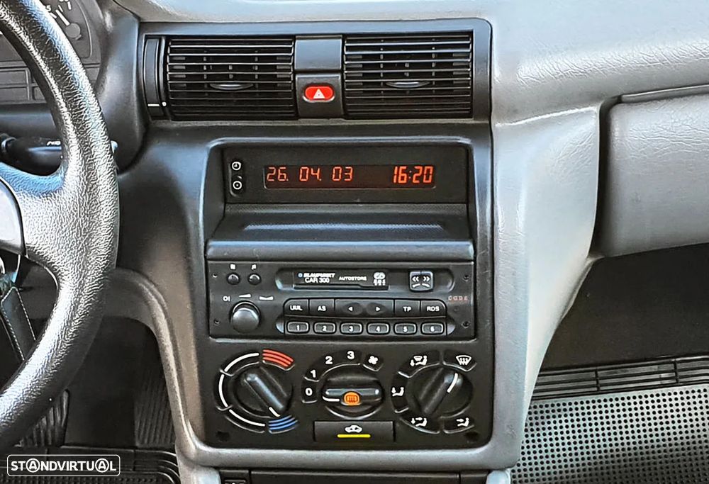 Opel Astra 1.6i GT - 25