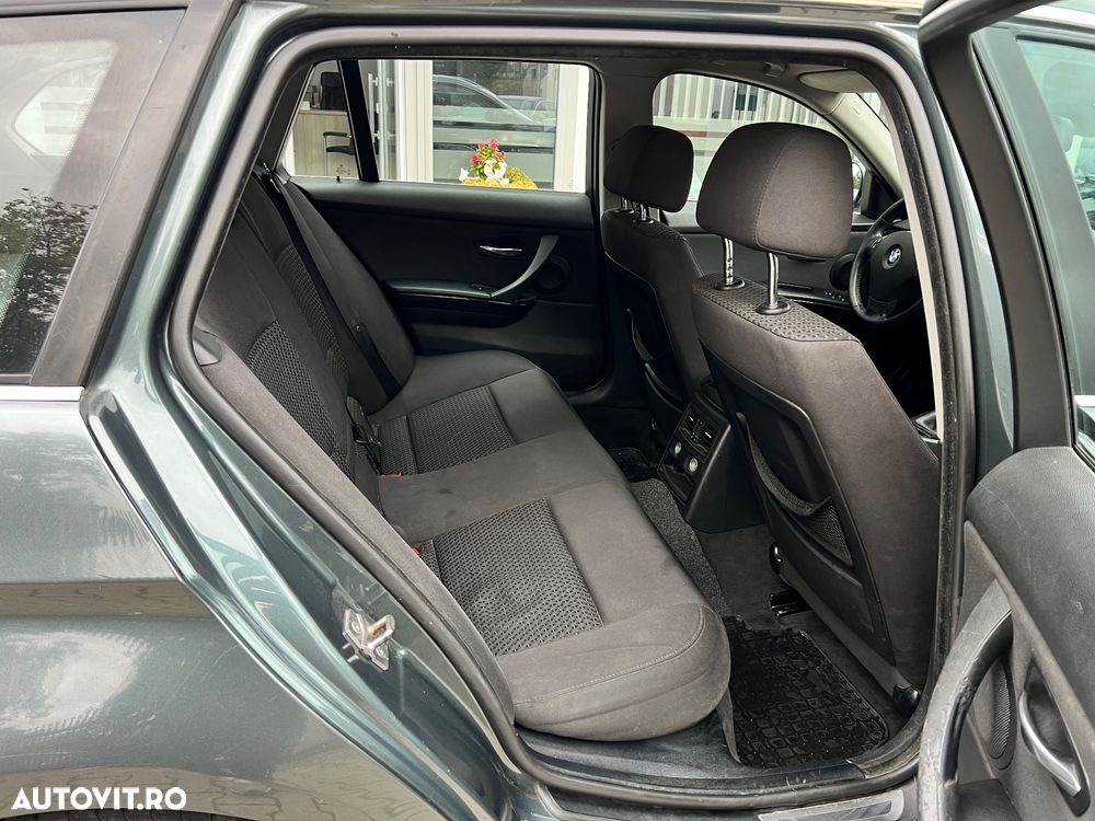 BMW Seria 3 318d DPF Touring Edition Lifestyle - 16