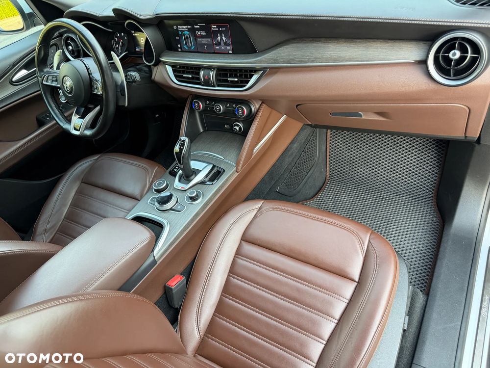 Alfa Romeo Stelvio 2.0 Turbo TI Q4 - 33