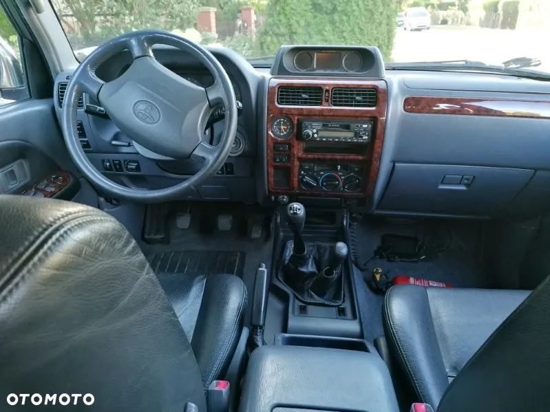Toyota Land Cruiser - 6