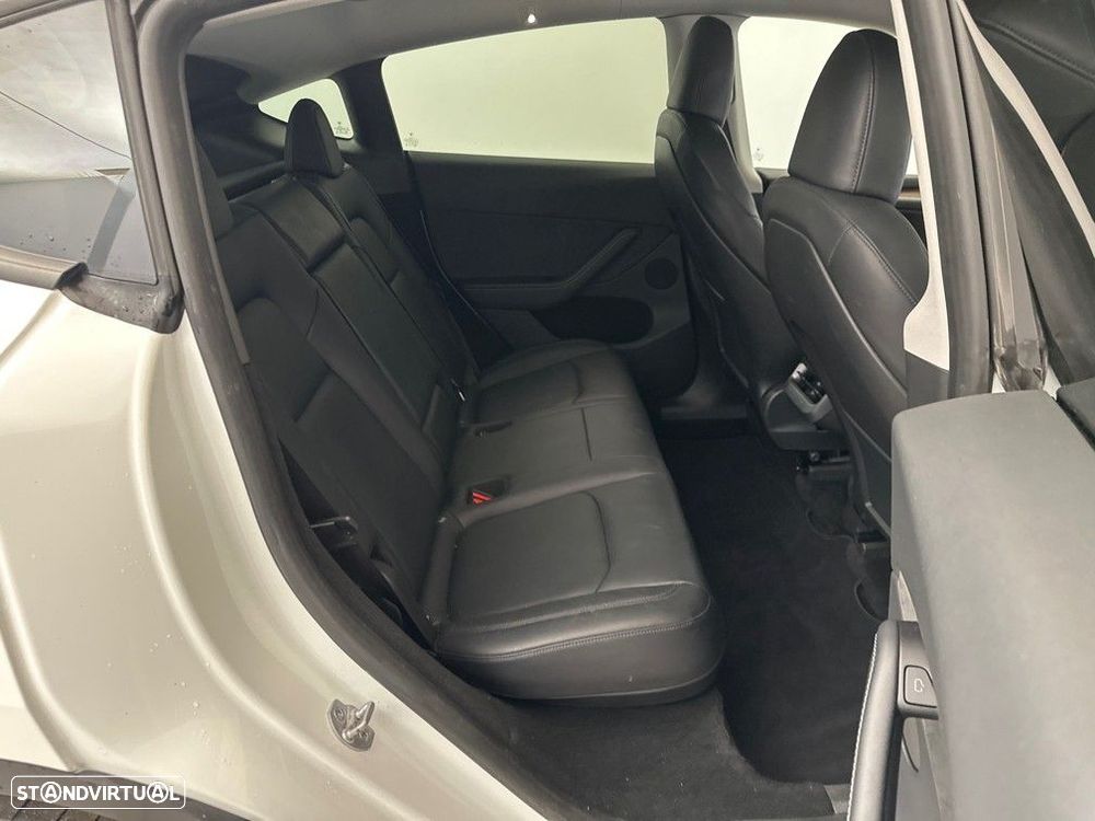 Tesla Model Y Long Range Dual Motor AWD - 14