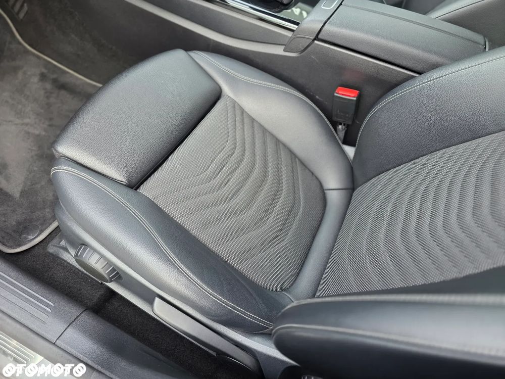 Mercedes-Benz Klasa A 180 Edycja specjalna 7G-DCT - 29