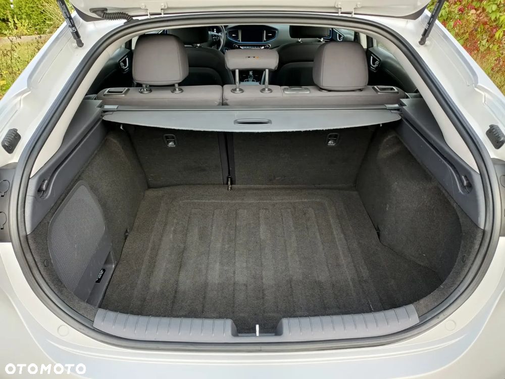 Hyundai IONIQ - 36