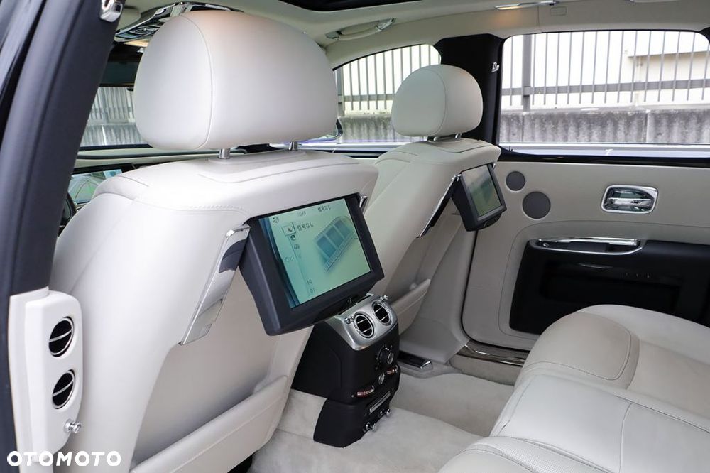 Rolls-Royce Ghost Standard - 11
