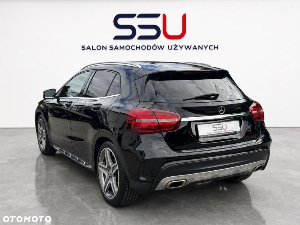 Mercedes-Benz GLA - 15