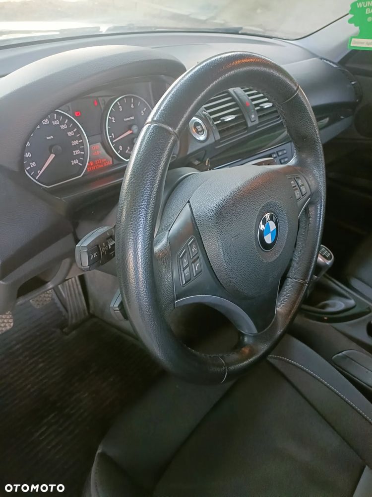 BMW X1 sDrive18i - 21