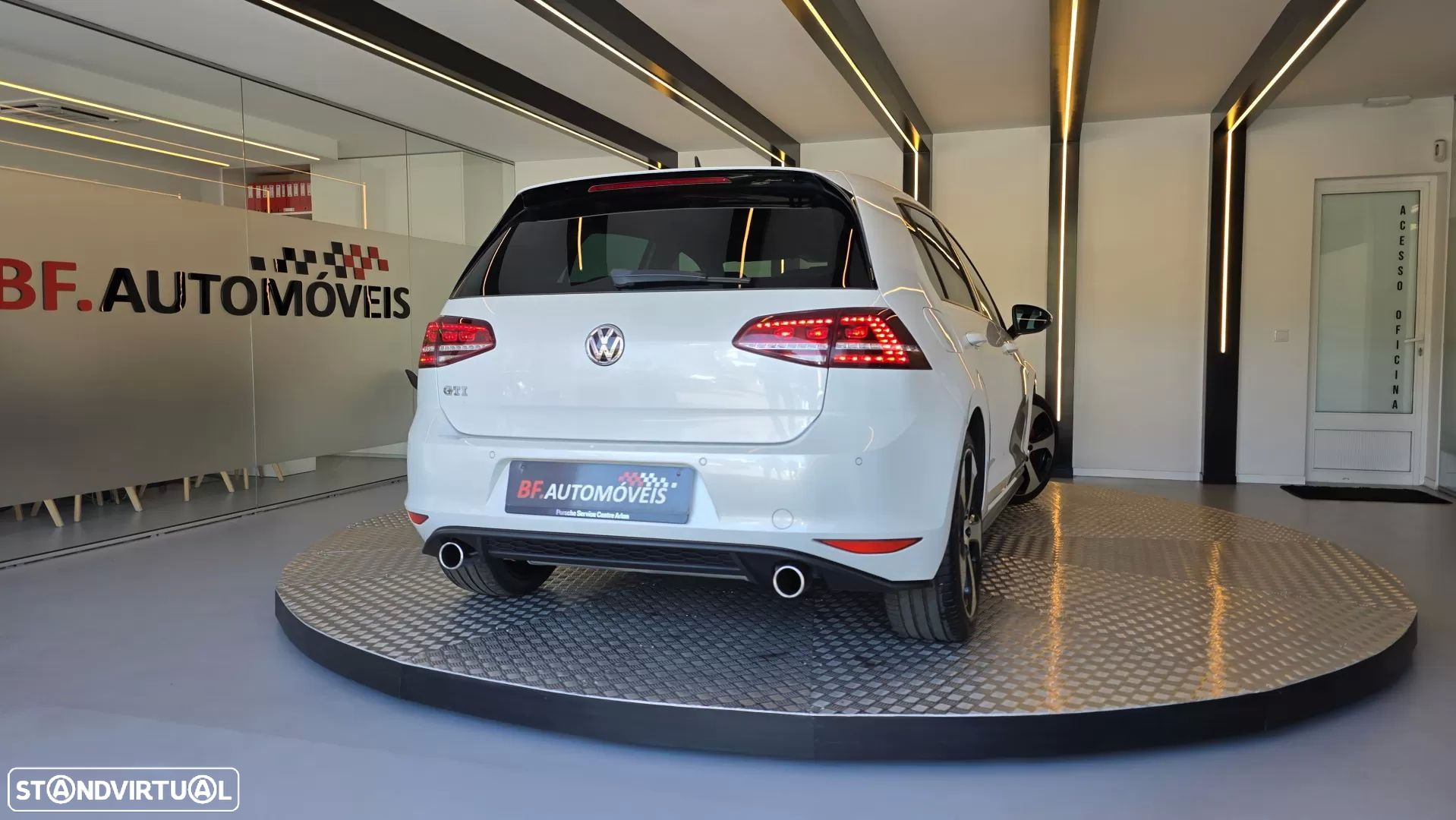 VW Golf 2.0 TSi GTi DSG Performance - 16