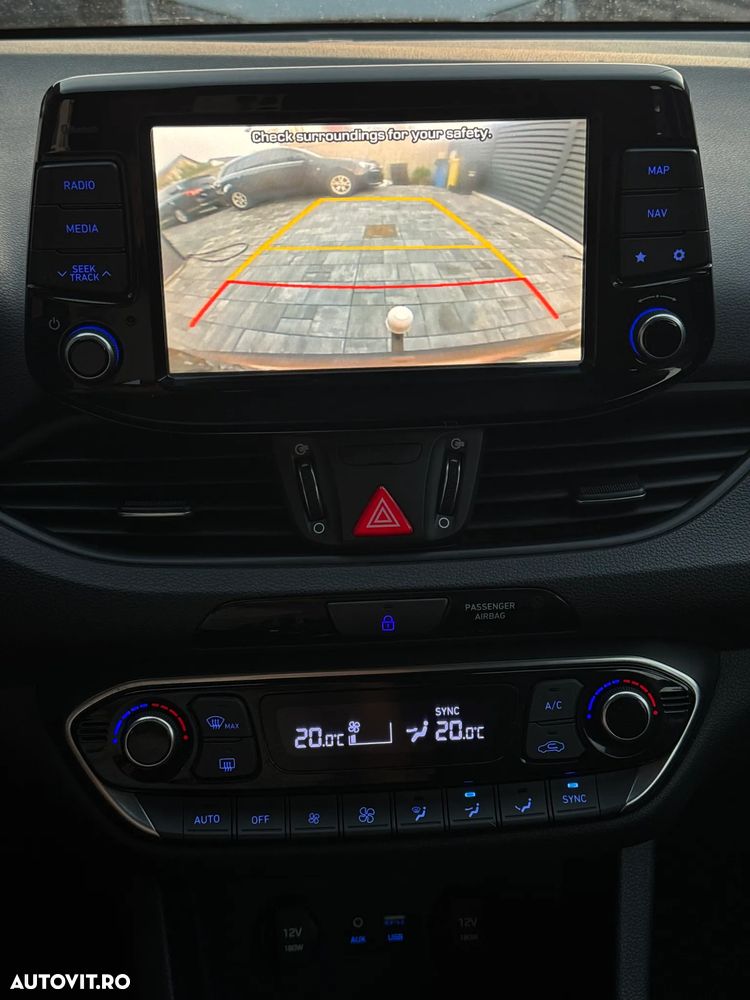 Hyundai i30 1.6 CRDI Premium - 8