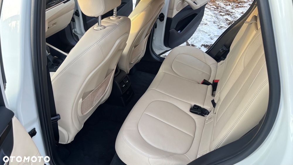 BMW X1 - 15