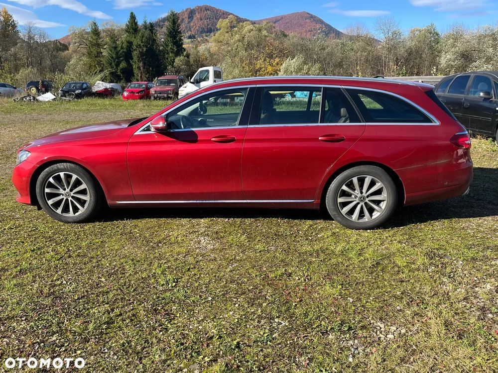 Mercedes-Benz Klasa E 200 d T 9G-TRONIC