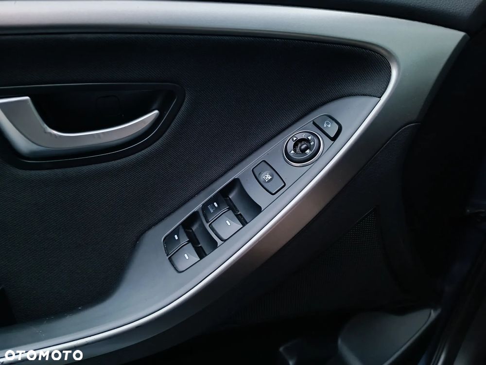 Hyundai i30 1.6 Automatik Trend - 24