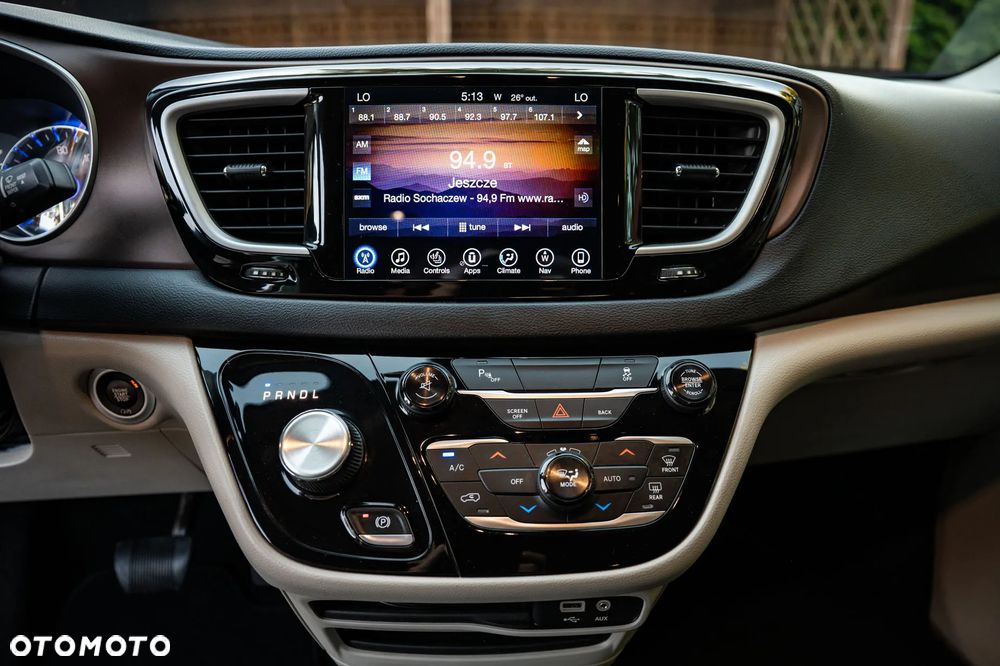 Chrysler Pacifica - 17