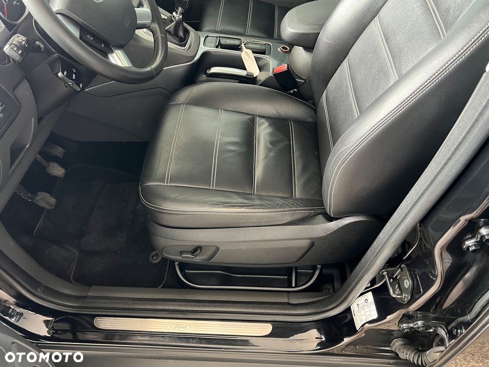Ford Kuga - 11