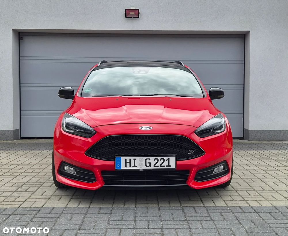 Ford Focus 2.0 EcoBoost ST mit Leder-Exclusiv-Paket - 2