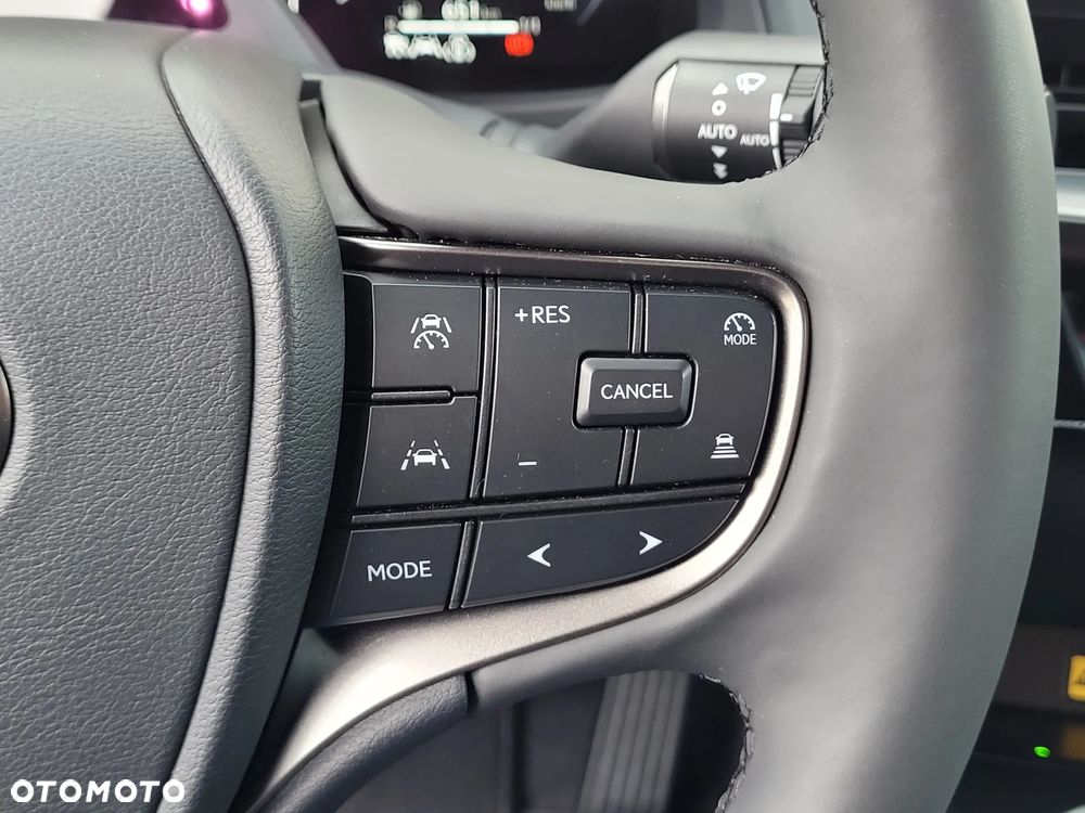 Lexus UX 300h F Sport Design - 25