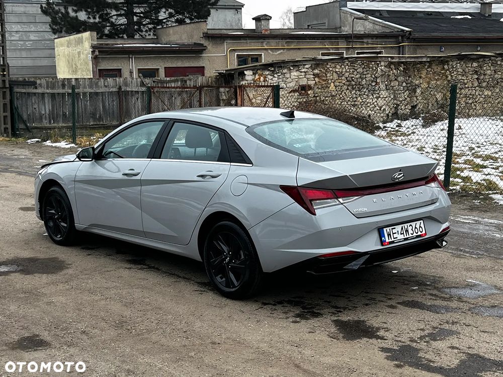 Hyundai Elantra 1.6 Smart - 4