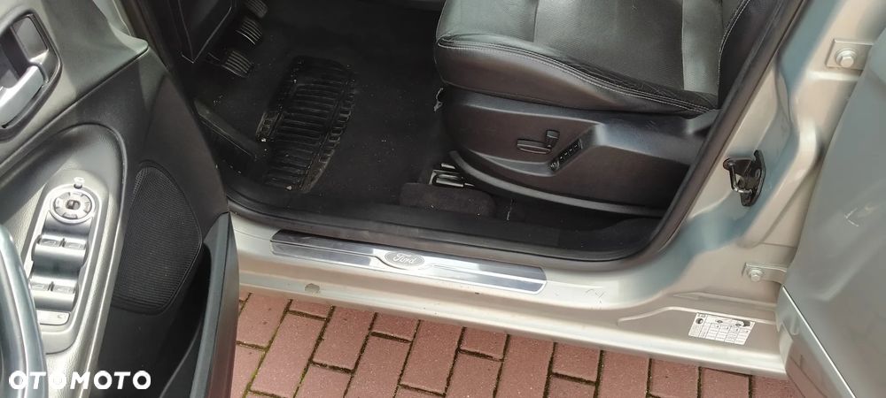 Ford S-Max - 11