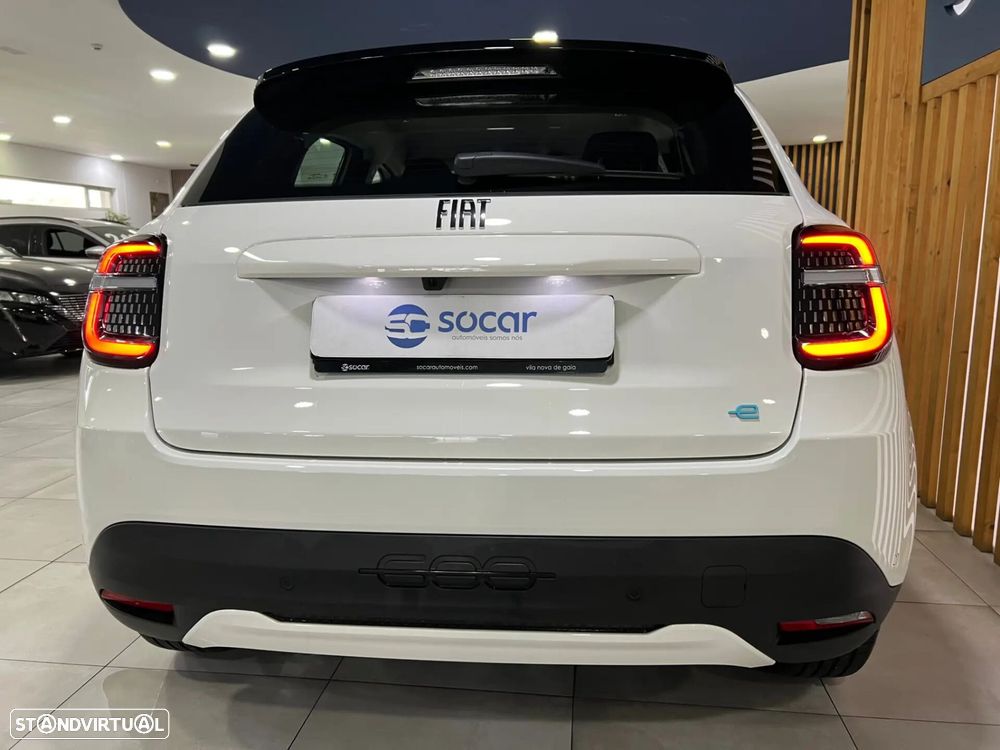 Fiat 600e 54 kWh (RED) - 10