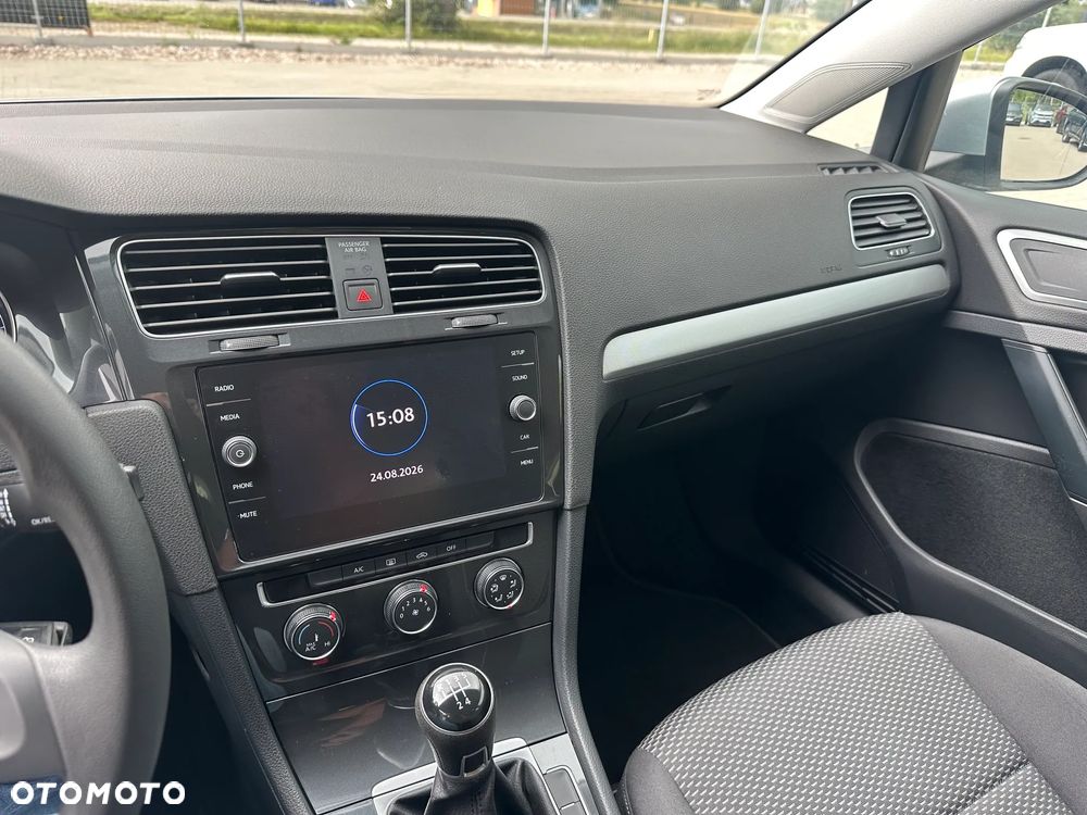 Volkswagen Golf - 15