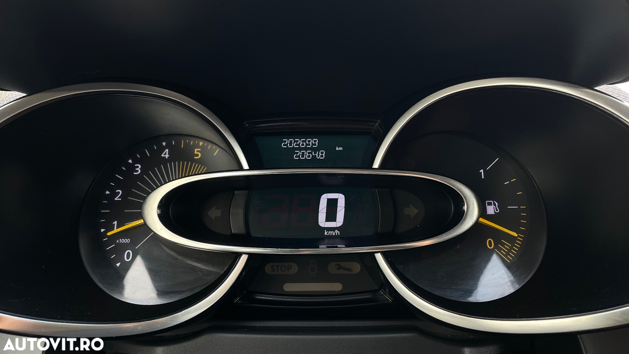 Renault Clio (Energy) dCi 90 Start & Stop INTENS - 23