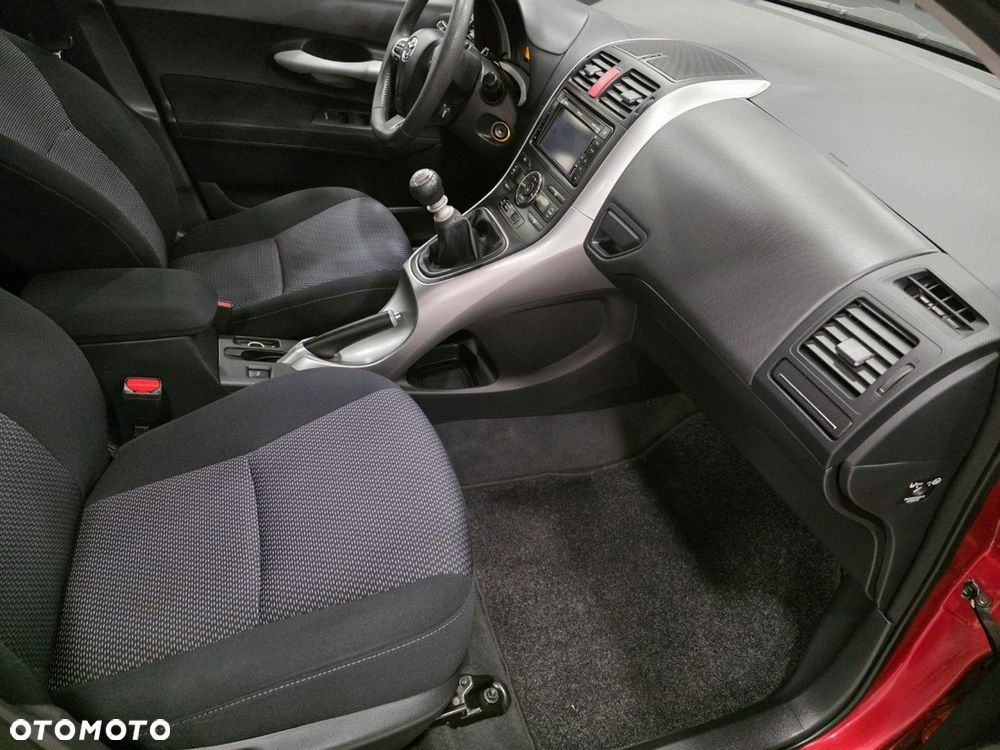 Toyota Auris 1.6 Luna - 15