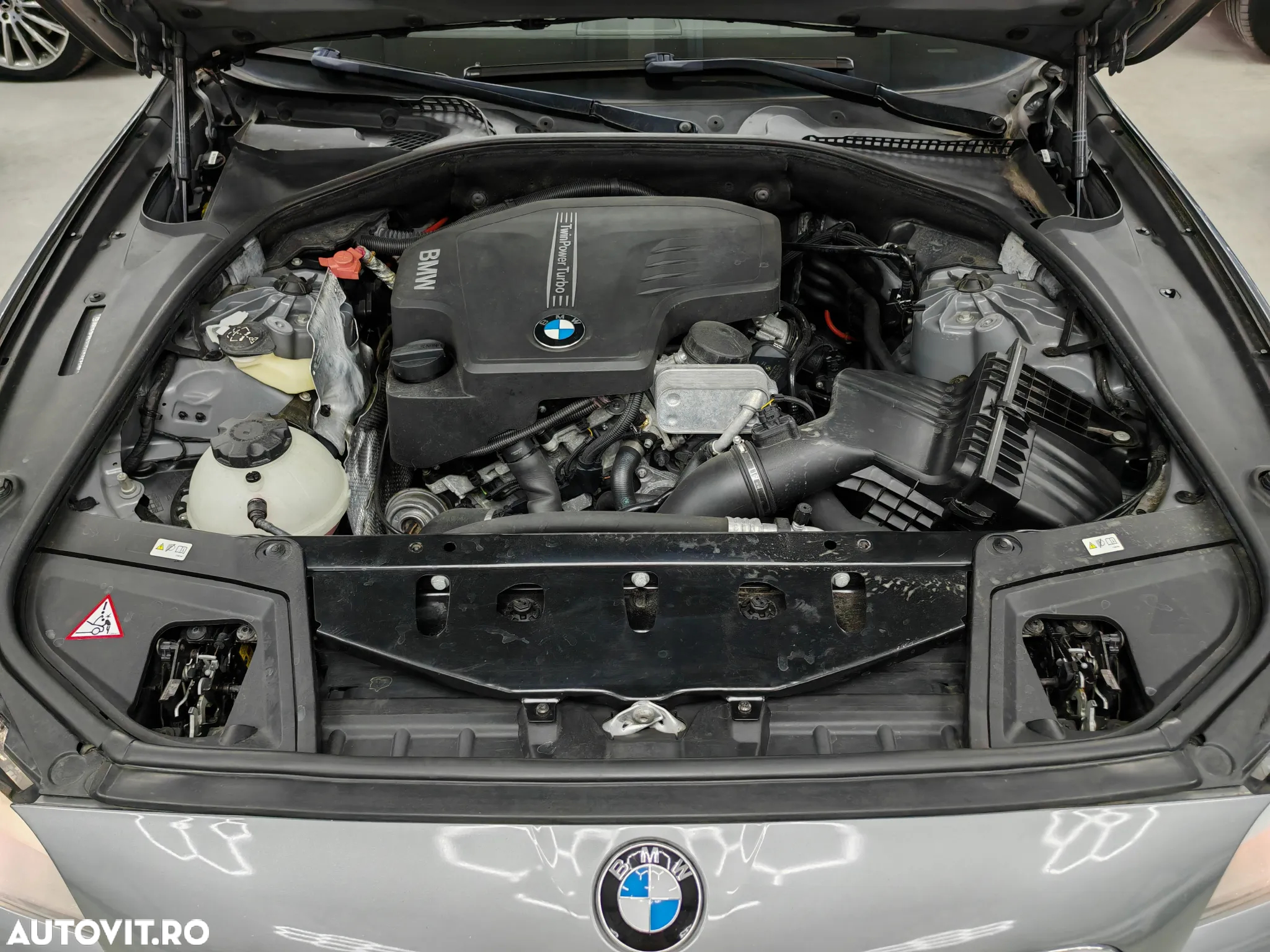 BMW Seria 5 520i Sport-Aut. - 40