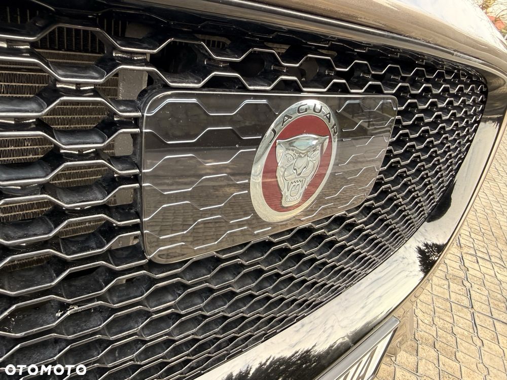 Jaguar F-Pace 3.0 TDV6 AWD R-Sport - 24