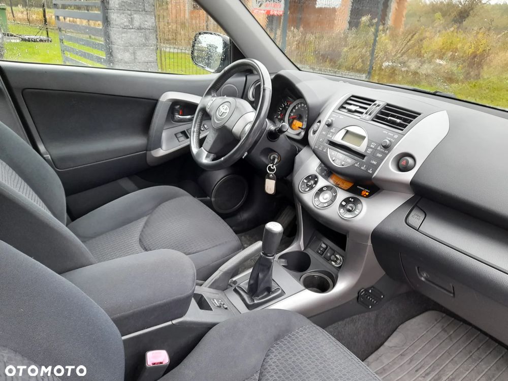 Toyota RAV4 2.0 VVT-i Sol - 11