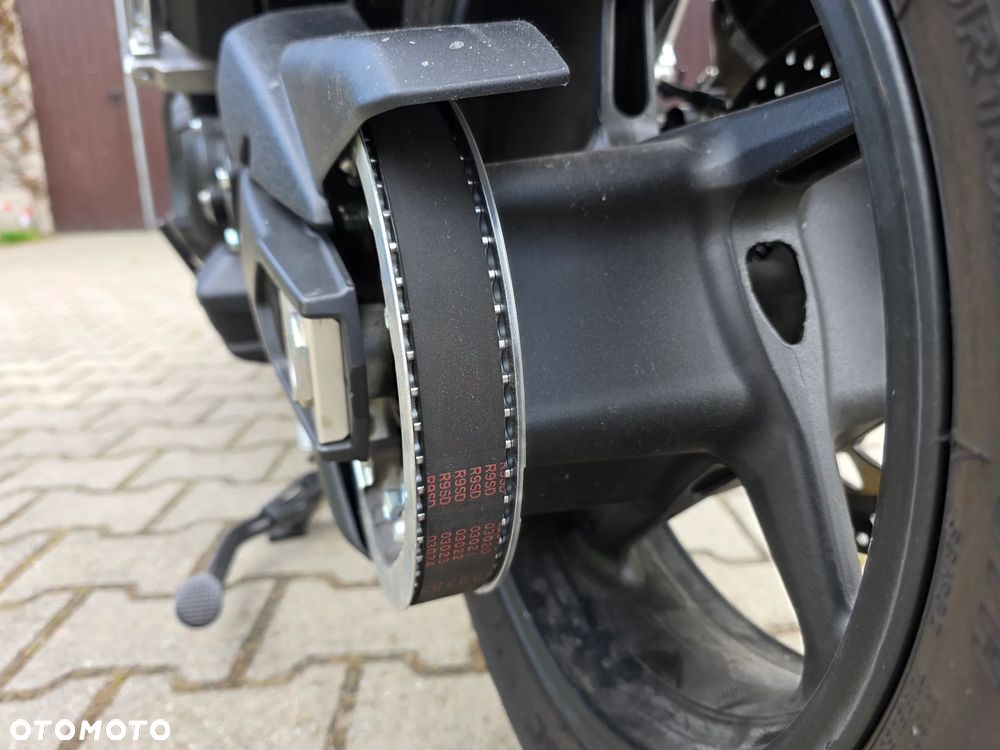 Yamaha Tmax - 18