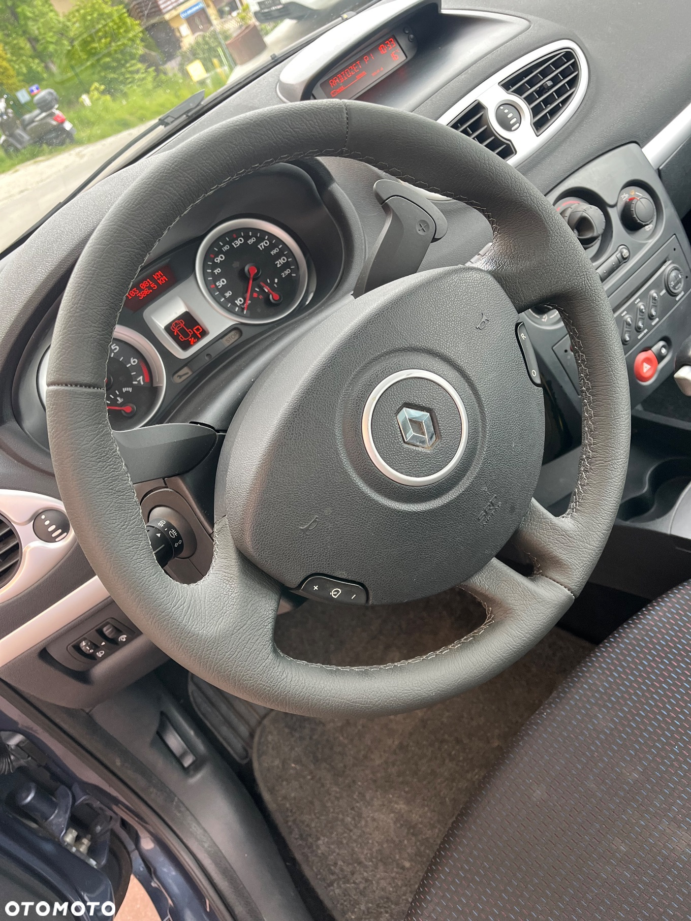 Renault Clio 1.6 16V Alize - 10