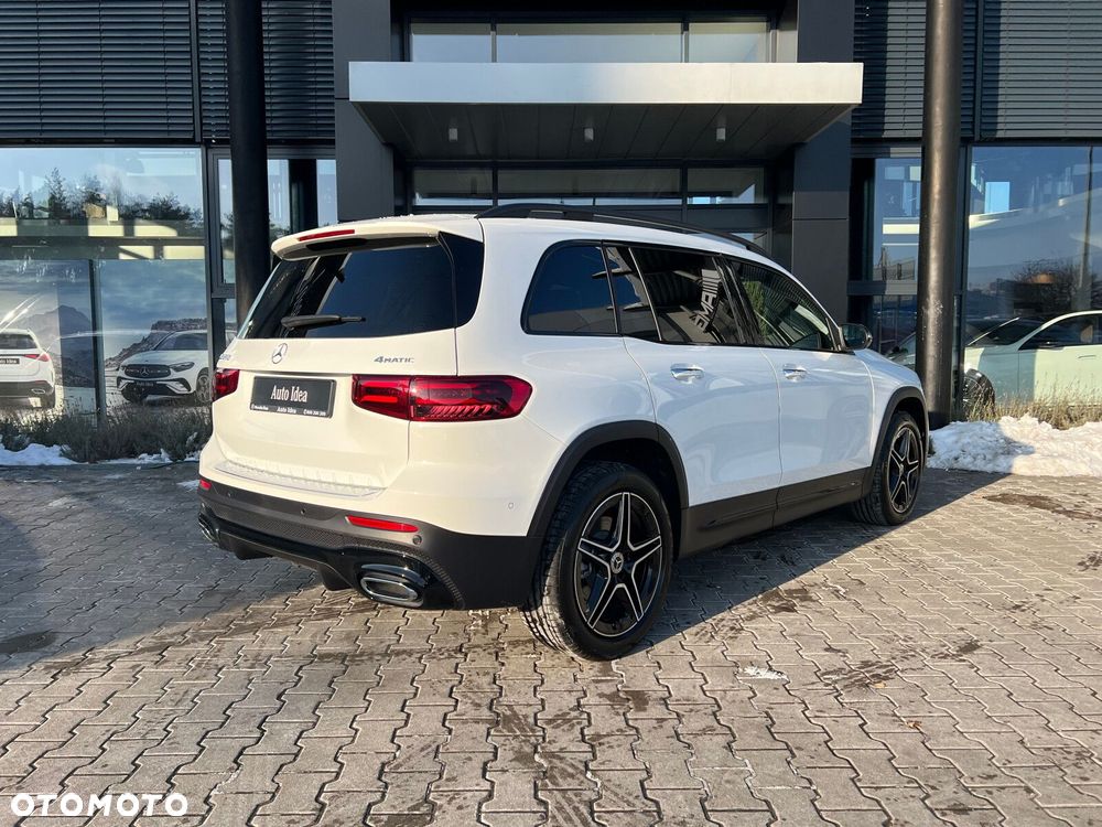 Mercedes-Benz GLB - 15