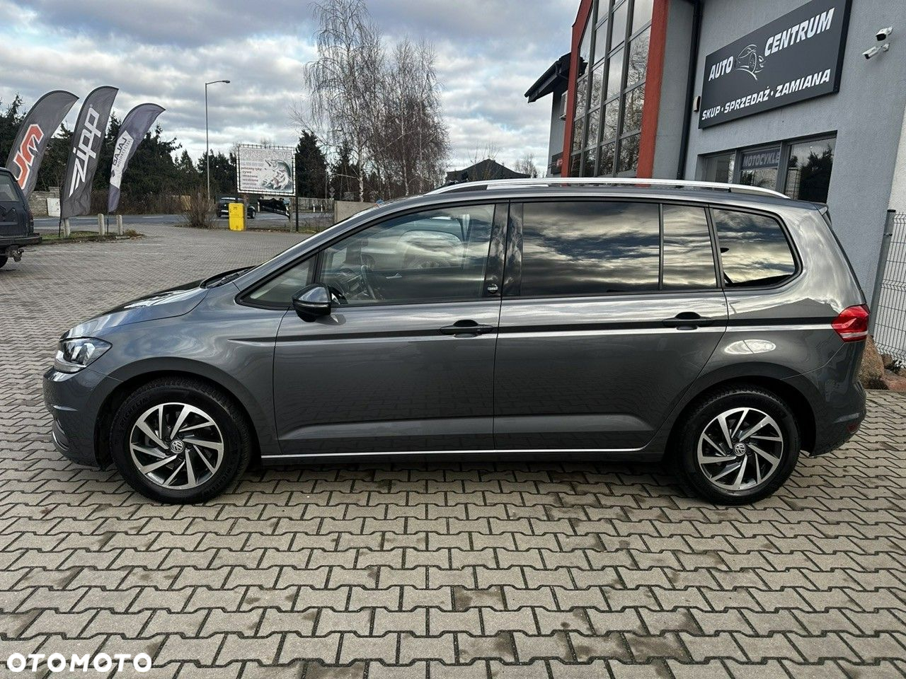 Volkswagen Touran 2.0 TDI SCR Comfortline - 11