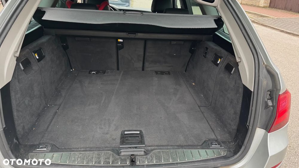 BMW Seria 5 520d xDrive Touring - 4