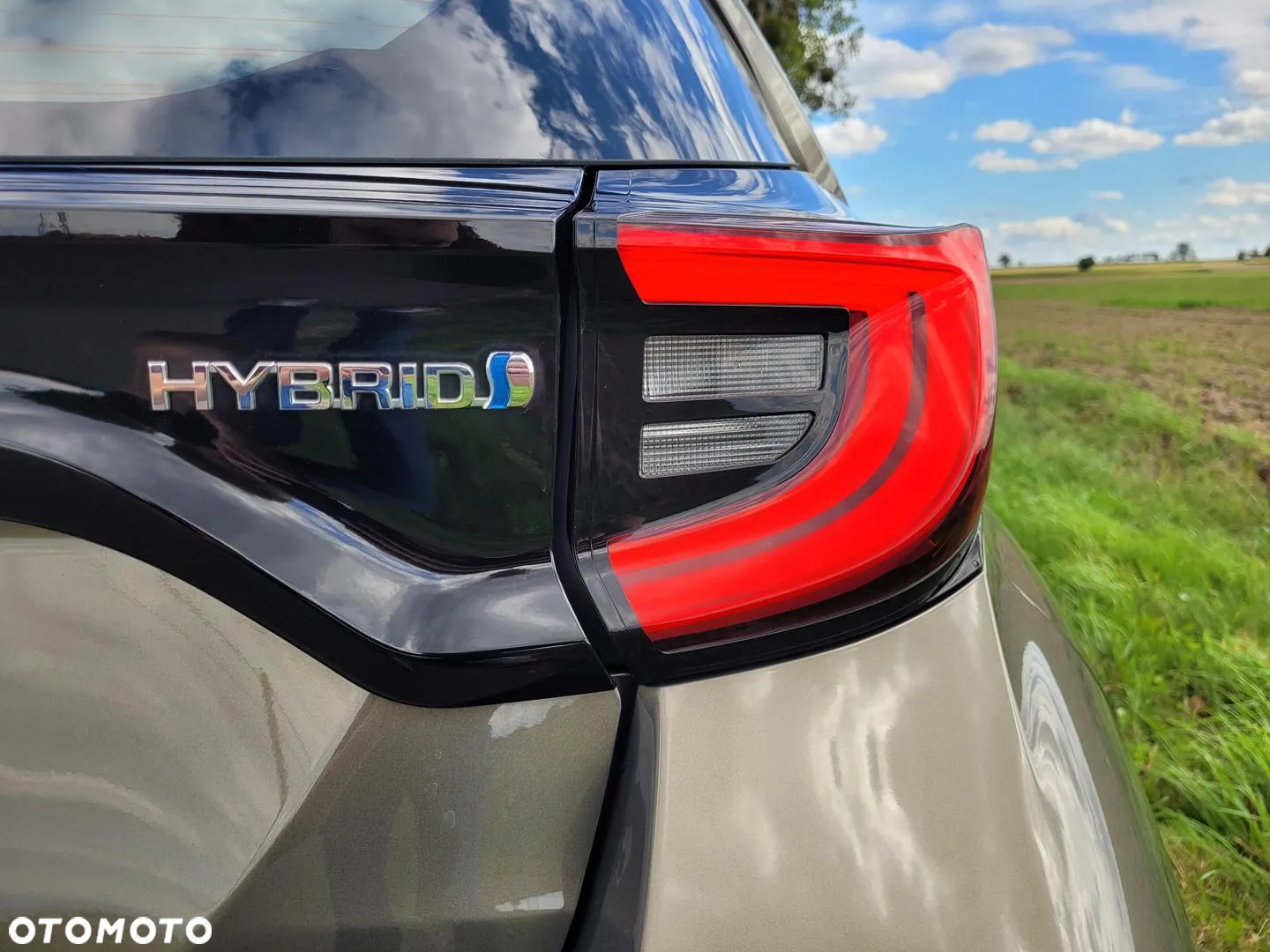 Mazda 2 Hybrid - 13