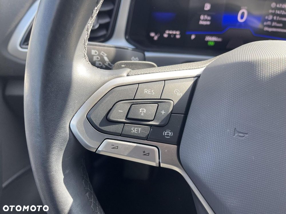 Volkswagen T-Roc - 16