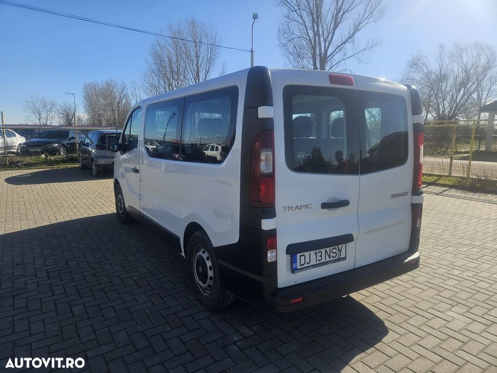 Renault Trafic Combi L1H1 8+1 Authentique - 4