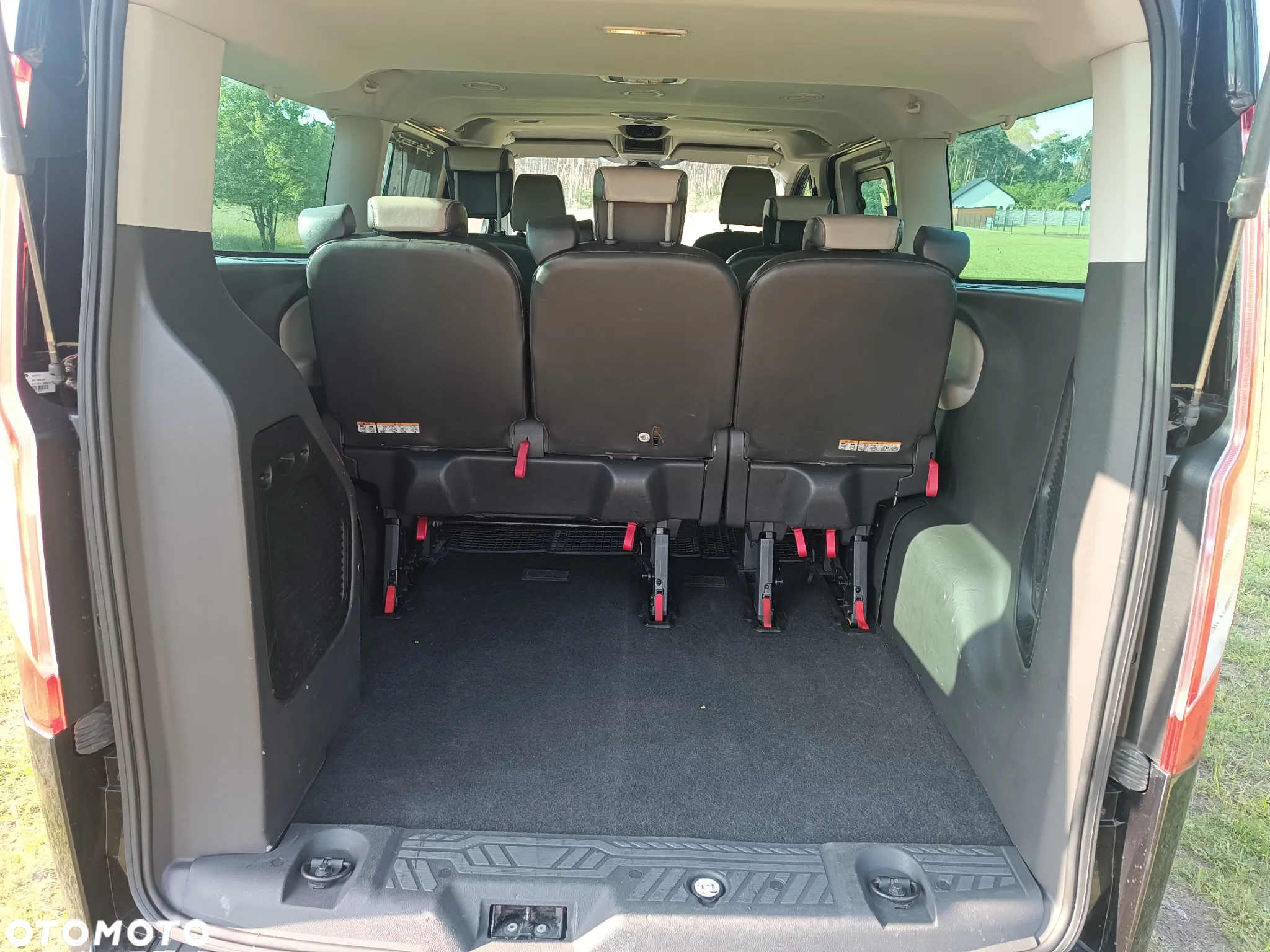 Ford Tourneo Custom - 20