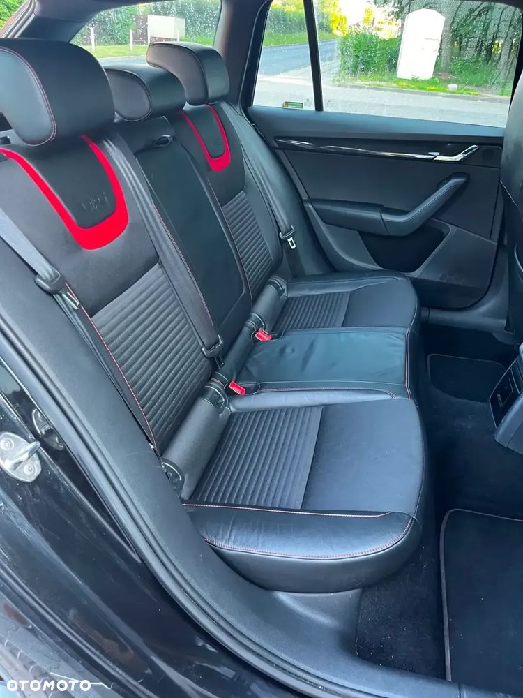 Skoda Octavia 2.0 TSI RS - 17