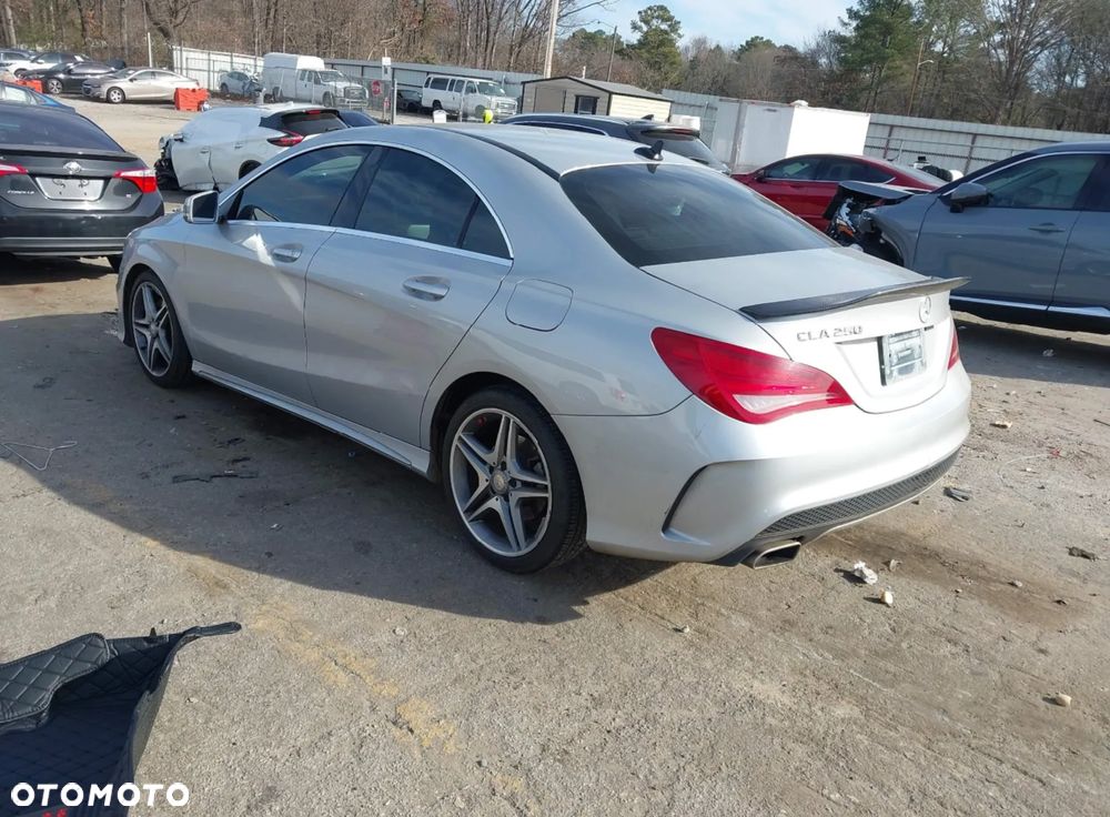 Mercedes-Benz CLA 250 4-Matic - 5